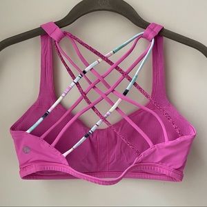 Lululemon sports bra